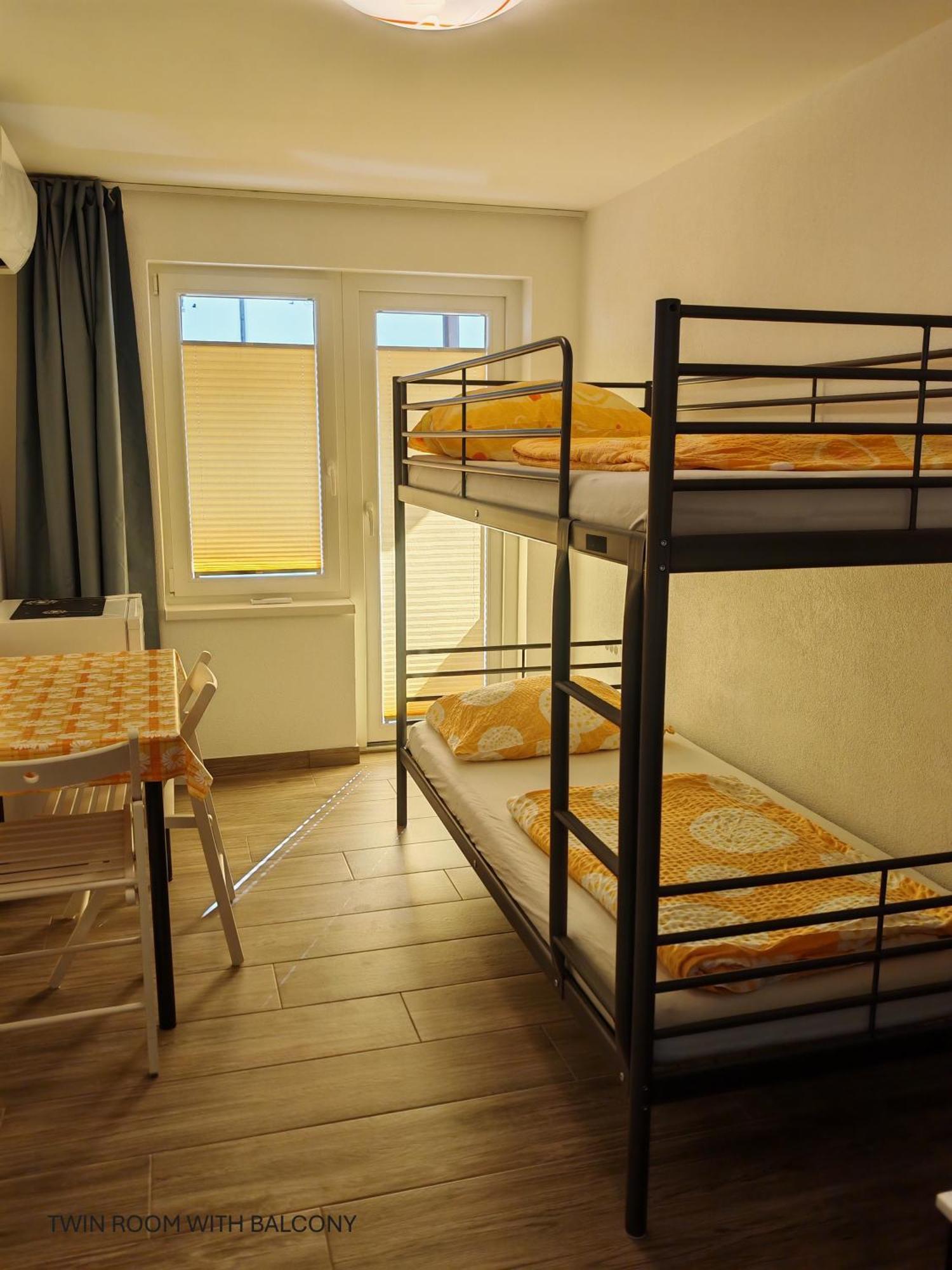 Apartment And Room Anica 托尔明 外观 照片
