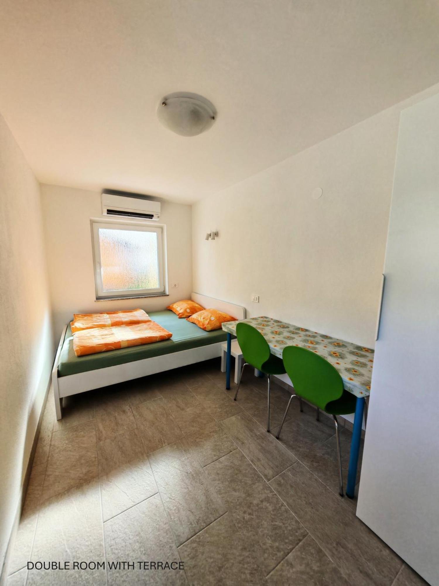Apartment And Room Anica 托尔明 外观 照片