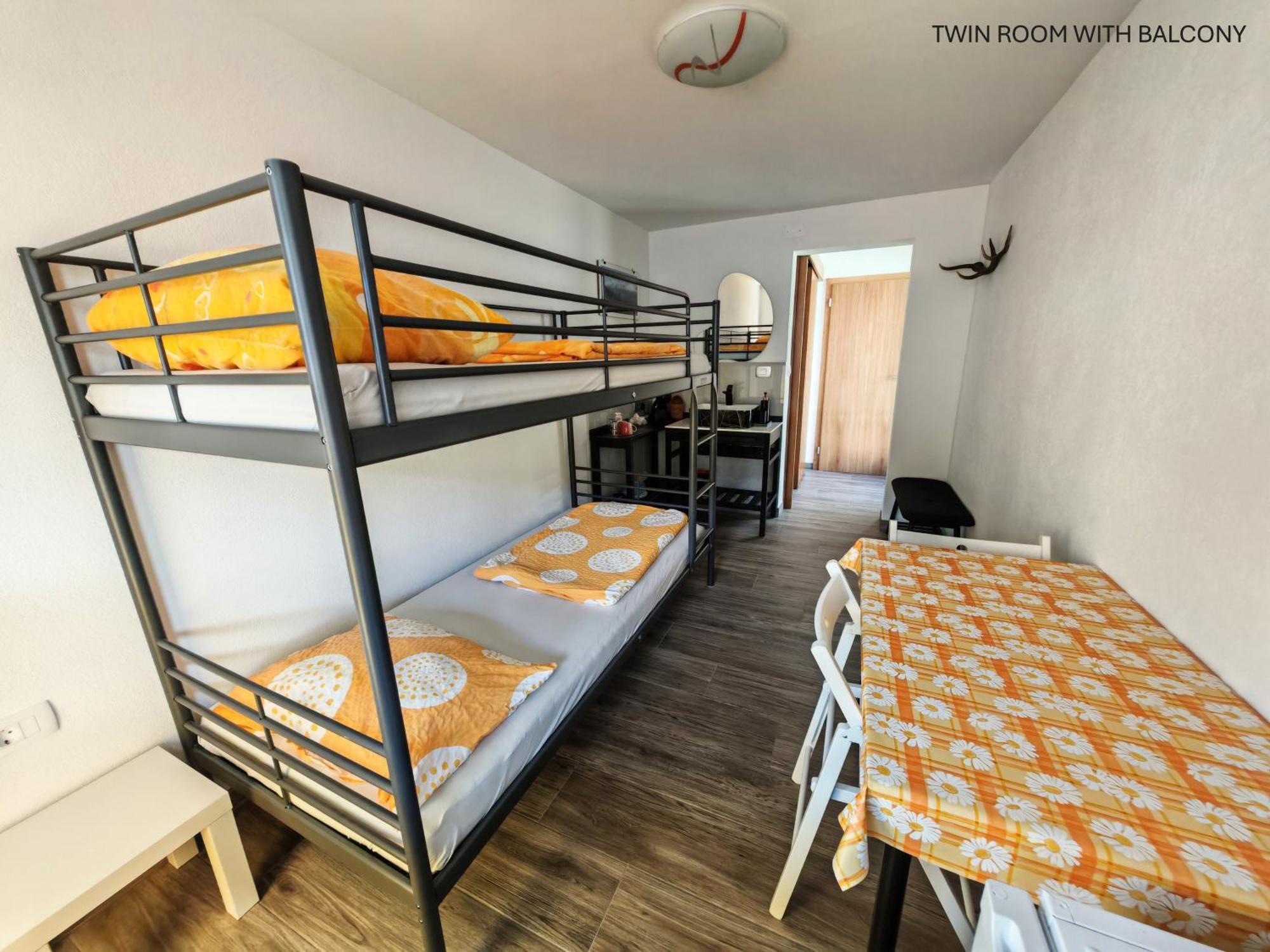 Apartment And Room Anica 托尔明 外观 照片