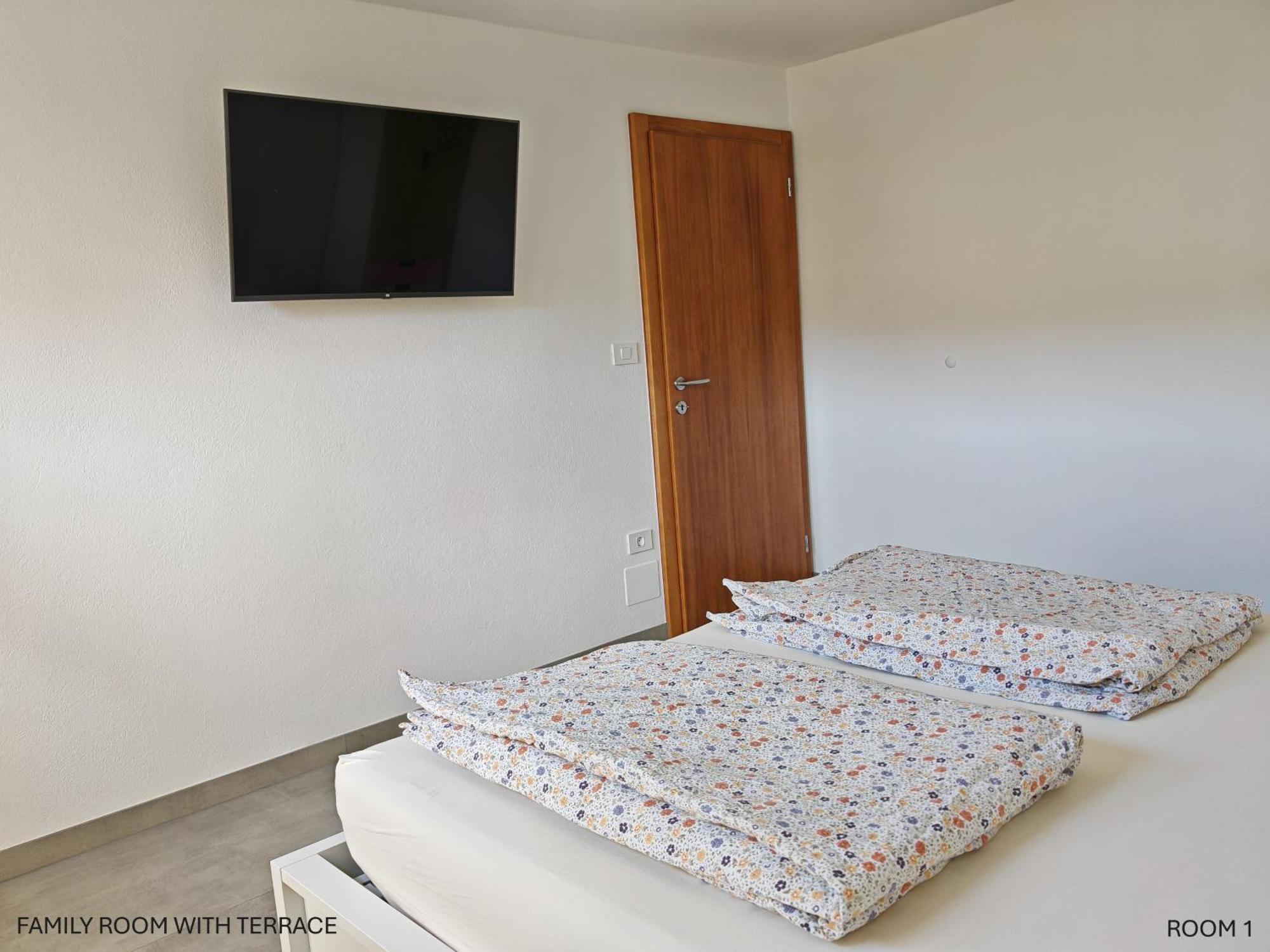 Apartment And Room Anica 托尔明 外观 照片